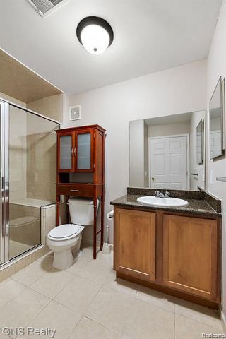 53216 Manchester Avenue, Shelby Twp, MI 48316