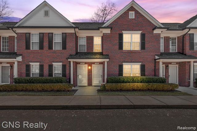 53216 Manchester Avenue, Shelby Twp, MI 48316
