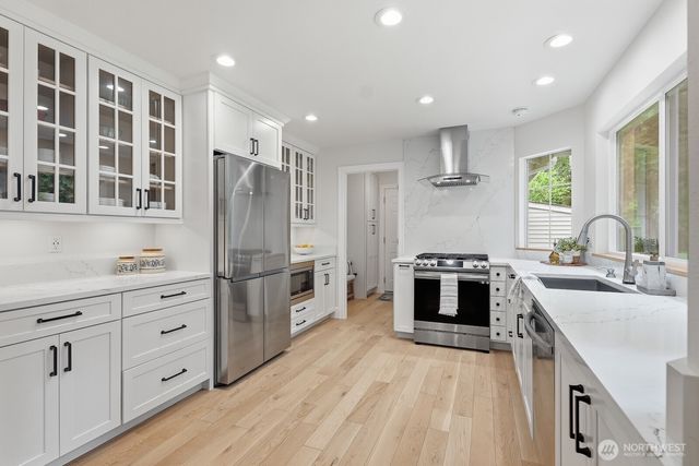 22408 NE 46th Street, Redmond, WA 98053