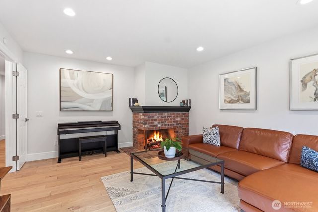 22408 NE 46th Street, Redmond, WA 98053