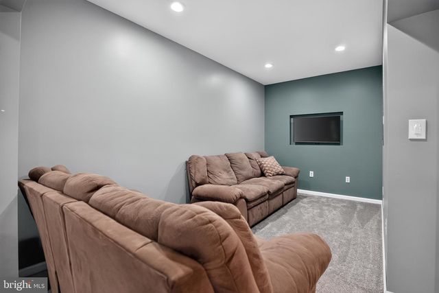 3104 WOODS EDGE DR, Garnet Valley, PA 19060