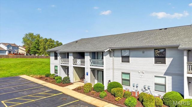 1637 Summergate Parkway, St Charles, MO 63303