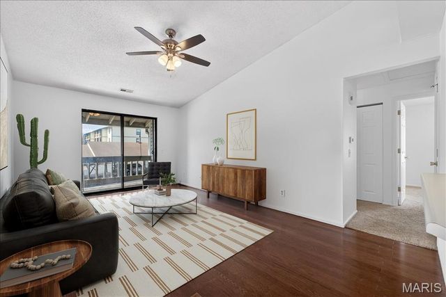 1637 Summergate Parkway, St Charles, MO 63303