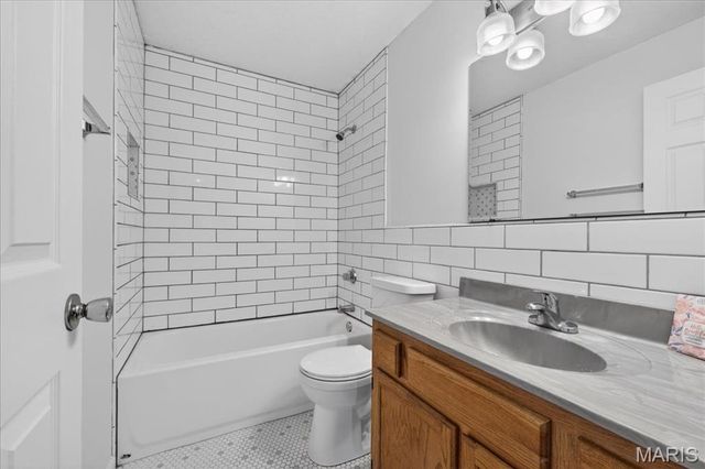 1637 Summergate Parkway, St Charles, MO 63303