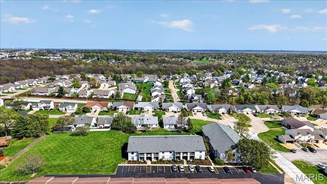 1637 Summergate Parkway, St Charles, MO 63303