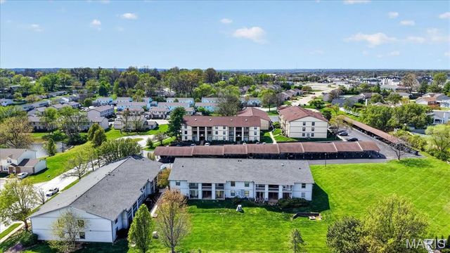 1637 Summergate Parkway, St Charles, MO 63303