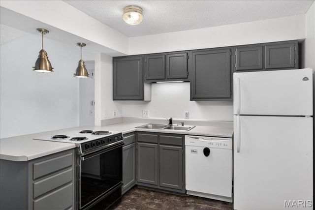 1637 Summergate Parkway, St Charles, MO 63303