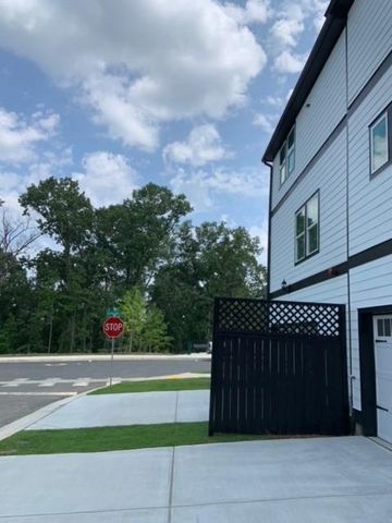 908 Sweetwater Grove, Woodstock, GA 30188