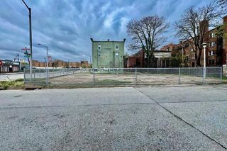 2100 DENISON ST, Baltimore, MD 21216