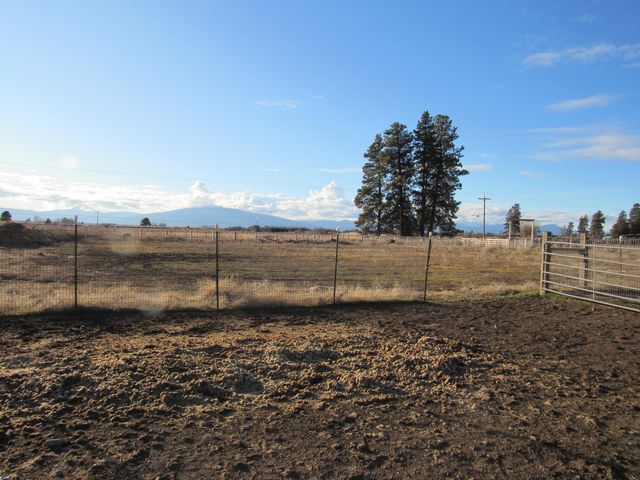 29277 N Highway 97 Highway N 251122, Chiloquin, OR 97624