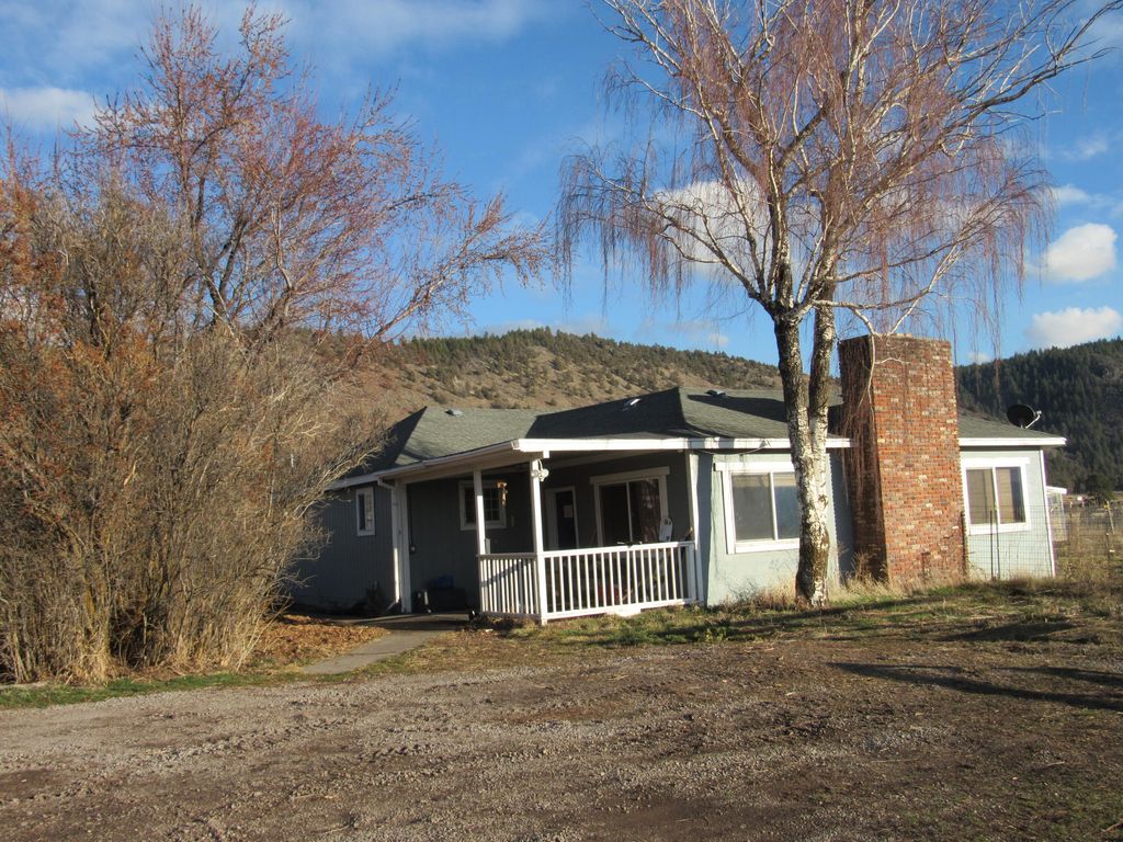 29277 N Highway 97 Highway N 251122, Chiloquin, OR 97624