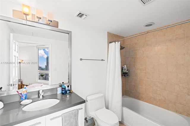 90 SW 3rd Street 3504, Miami, FL 33130