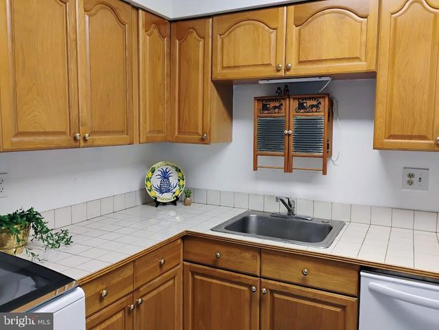 1088 NOTLEY COURT, Pasadena, MD 21122