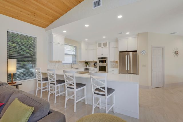 7762 La Corniche Circle, Boca Raton, FL 33433