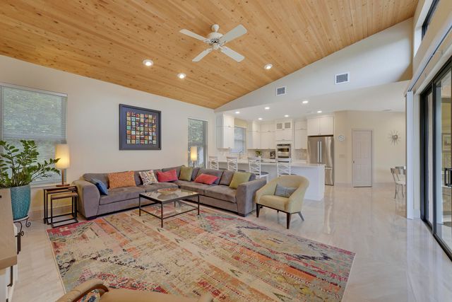 7762 La Corniche Circle, Boca Raton, FL 33433