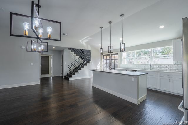 208 Lemonwood, Castle Hills, TX 78213