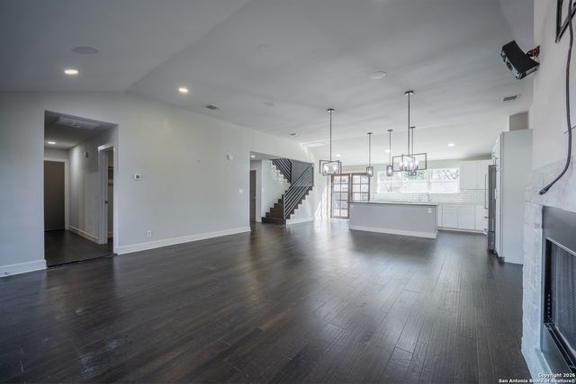 208 Lemonwood, Castle Hills, TX 78213