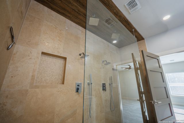 208 Lemonwood, Castle Hills, TX 78213