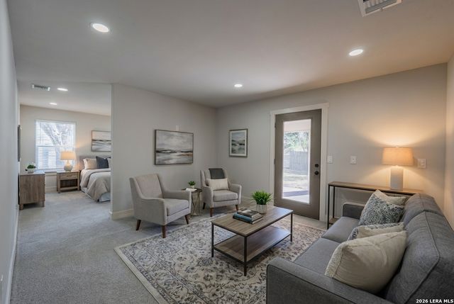 208 Lemonwood, Castle Hills, TX 78213