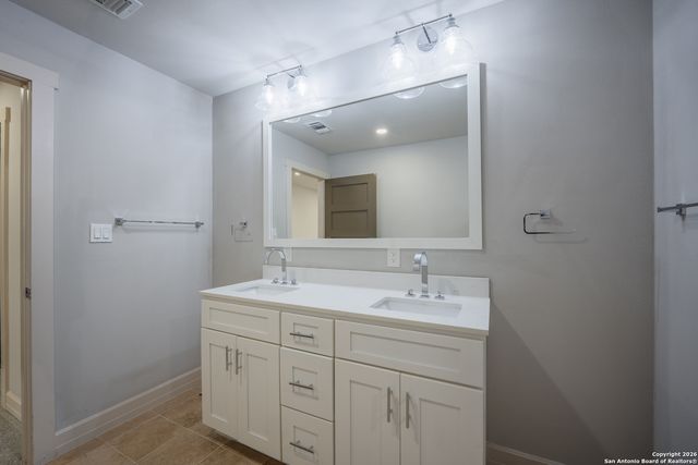 208 Lemonwood, Castle Hills, TX 78213