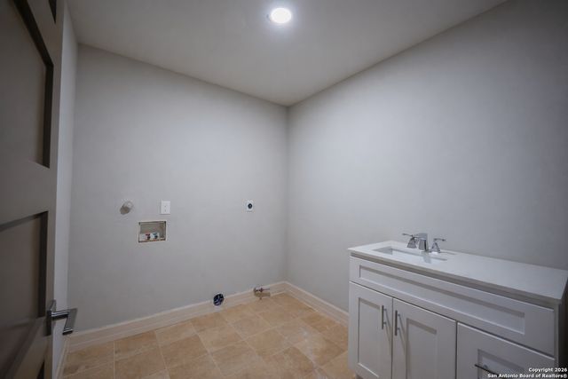 208 Lemonwood, Castle Hills, TX 78213