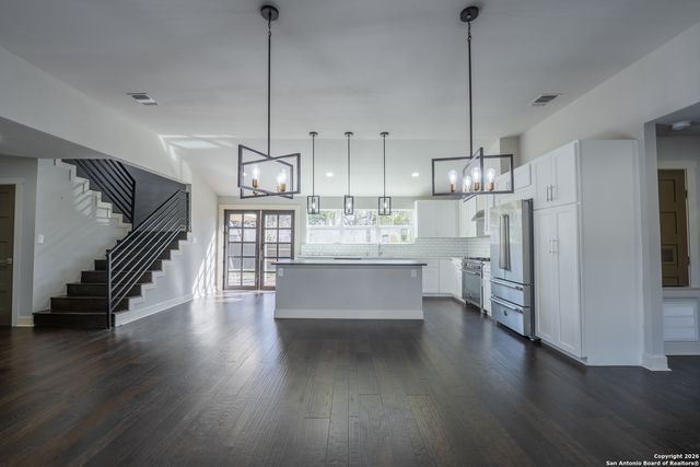 208 Lemonwood, Castle Hills, TX 78213