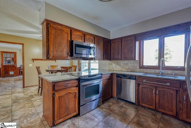 314 Sloping Meadow Drive, Inman, SC 29349