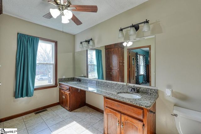 314 Sloping Meadow Drive, Inman, SC 29349