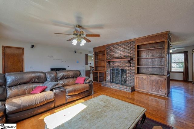 314 Sloping Meadow Drive, Inman, SC 29349