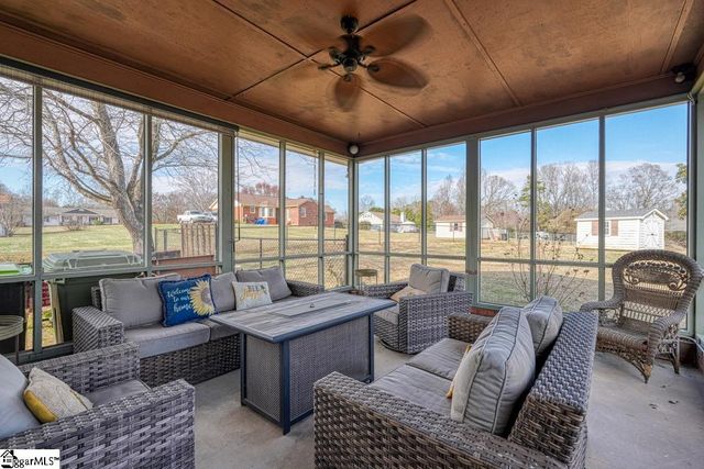 314 Sloping Meadow Drive, Inman, SC 29349