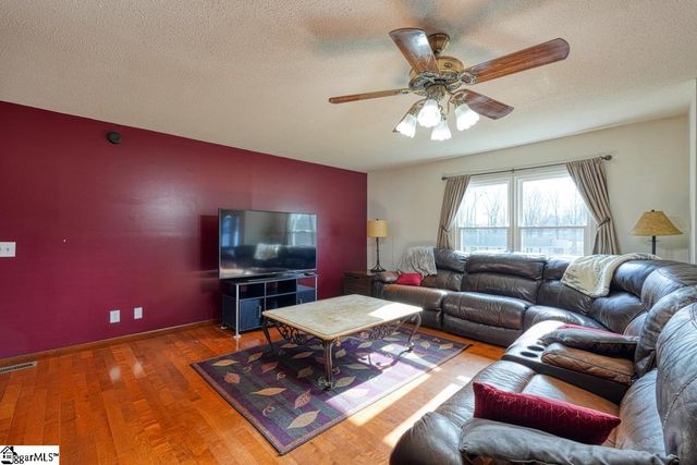 314 Sloping Meadow Drive, Inman, SC 29349