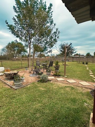 2039 County Road 3540, Cleveland, TX 77327