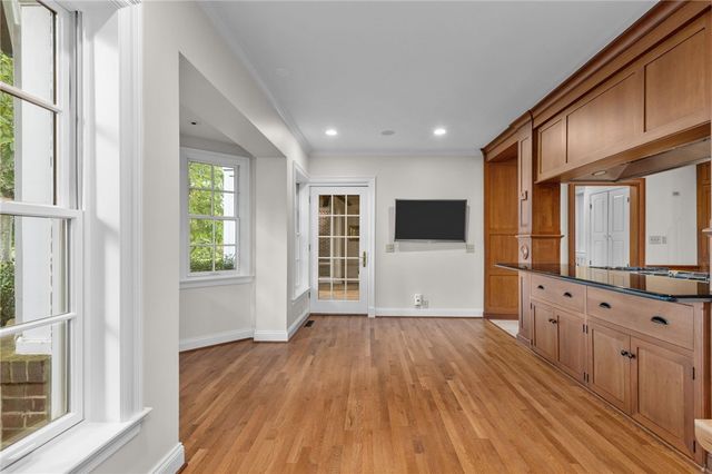 169 Country Club Rd, Sewickley Heights, PA 15143