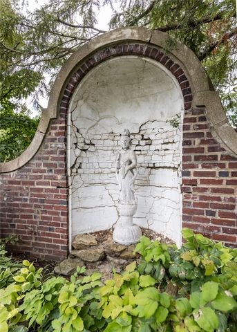 169 Country Club Rd, Sewickley Heights, PA 15143