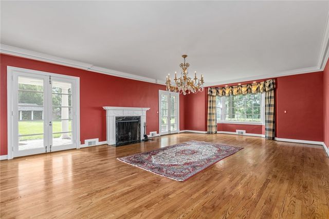 169 Country Club Rd, Sewickley Heights, PA 15143