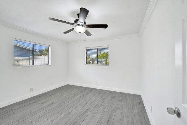 4360 NE 13th Avenue, Oakland Park, FL 33334