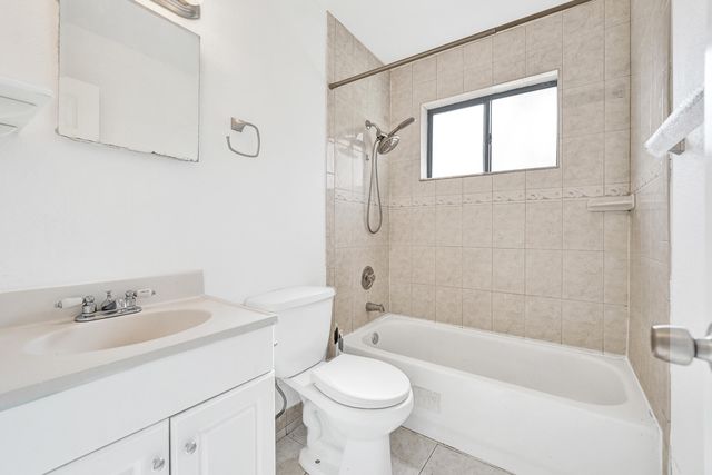 4360 NE 13th Avenue, Oakland Park, FL 33334