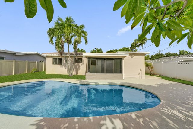 4360 NE 13th Avenue, Oakland Park, FL 33334