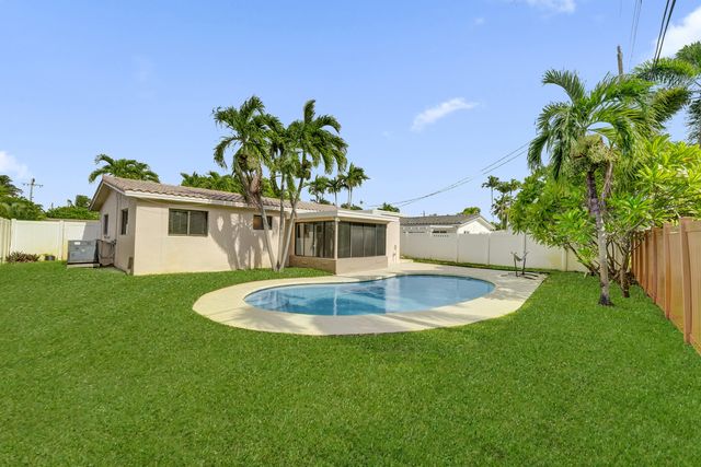 4360 NE 13th Avenue, Oakland Park, FL 33334