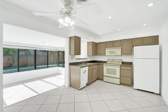 4360 NE 13th Avenue, Oakland Park, FL 33334