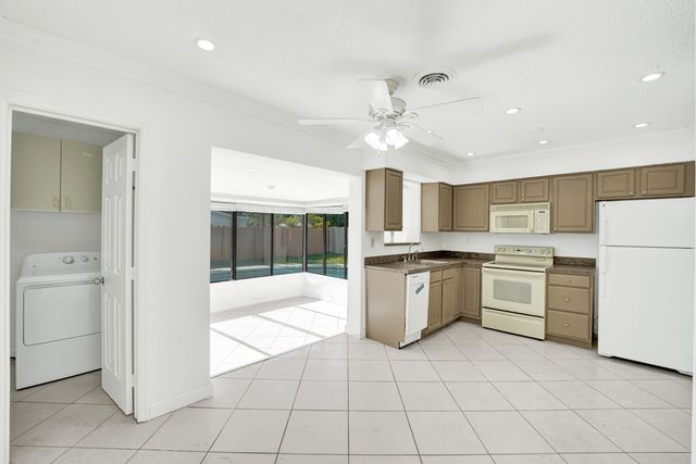4360 NE 13th Avenue, Oakland Park, FL 33334