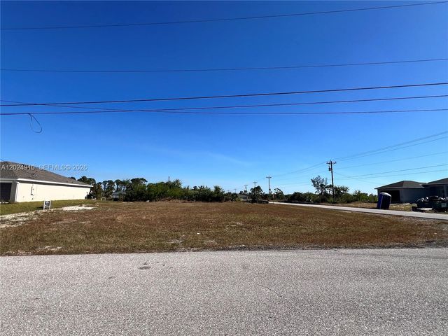 3239 NE 9 Avenue, Cape Coral, FL 33909