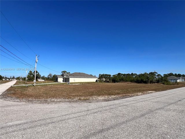 3239 NE 9 Avenue, Cape Coral, FL 33909