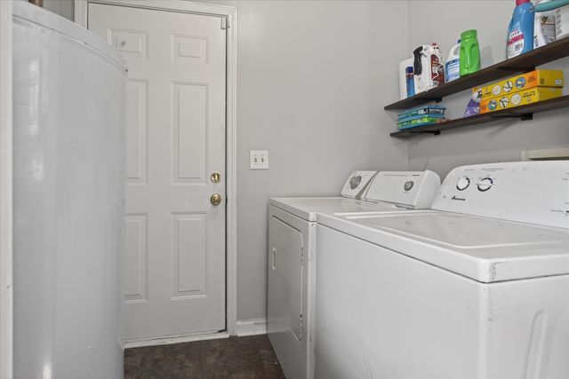 308 Hunter Owens Ct, Oak Grove, KY 42262