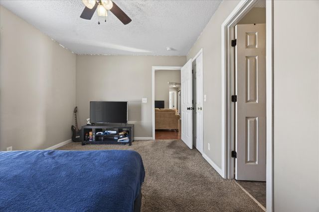 308 Hunter Owens Ct, Oak Grove, KY 42262