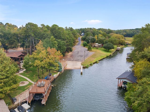 109 King Lyle Road, Scroggins, TX 75480