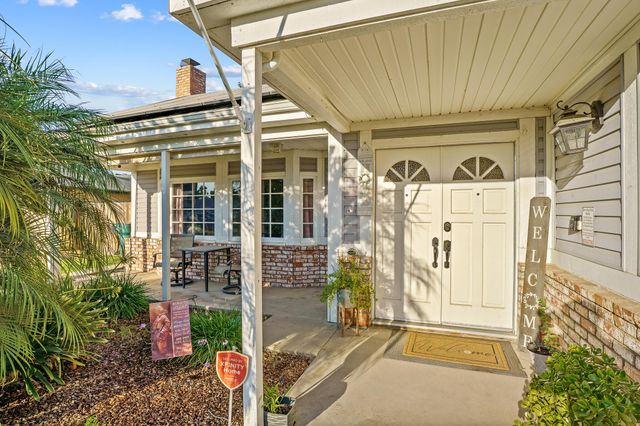 602 N Barranca Court, Tulare, CA 93274