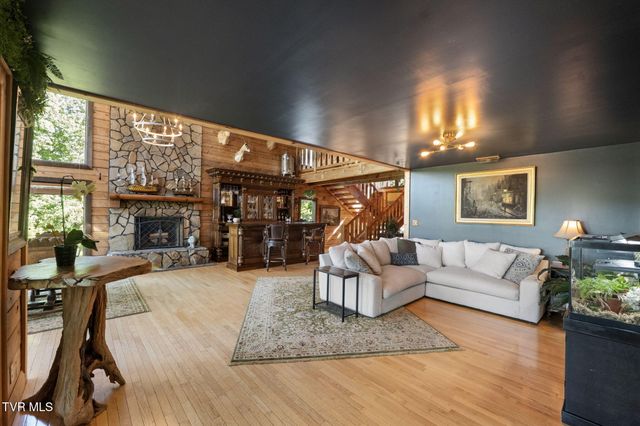 22455 Wyldwood Road, Abingdon, VA 24211
