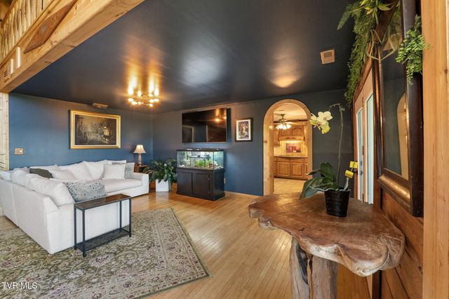 22455 Wyldwood Road, Abingdon, VA 24211