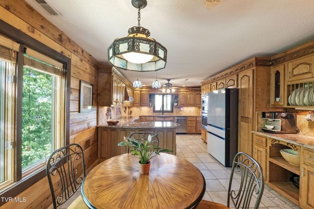 22455 Wyldwood Road, Abingdon, VA 24211
